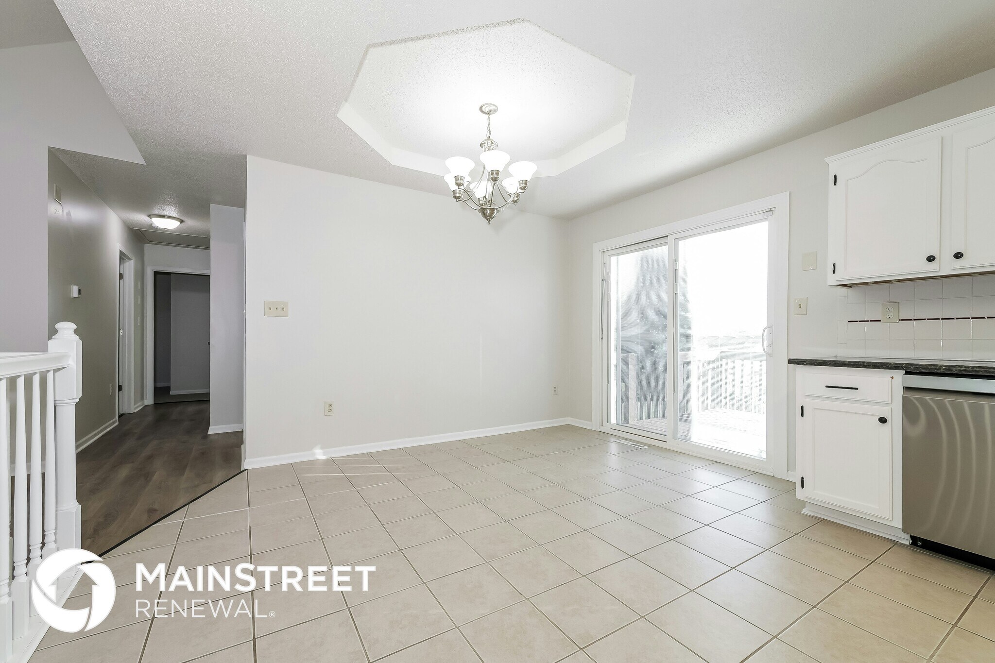 Building Photo - 421 SW Hamilton Ln