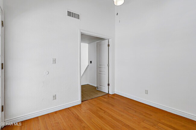 Building Photo - 6839 Pasatiempo Cir