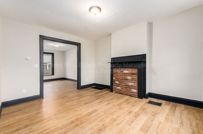 Building Photo - 1044 Sullivant Ave