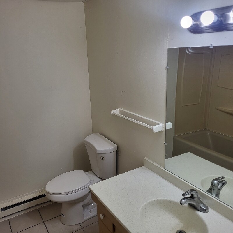 Building Photo - 1019 Colonial Dr