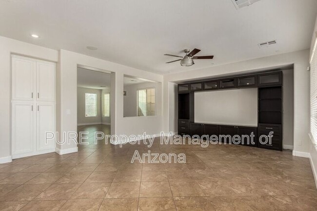 Building Photo - 3311 S Sunland Dr