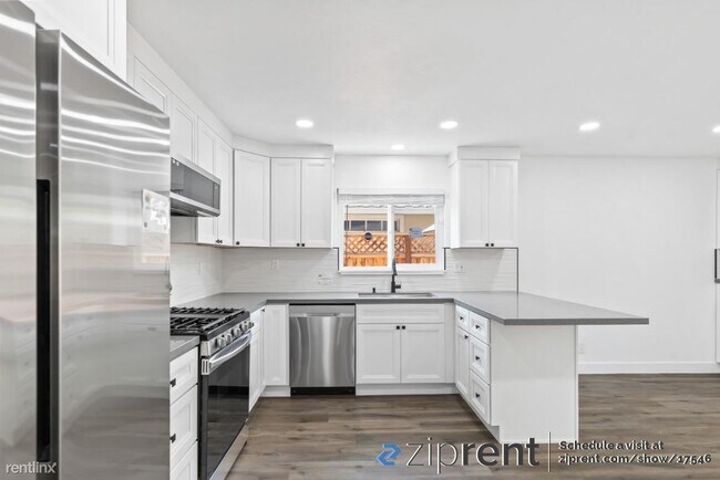 Building Photo - 3 br, 2 bath House - 999 Rawlings Drive, S...