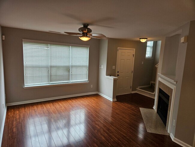 Building Photo - Fantastic Brier Creek 2br / 2.5ba Townhome! Avail Now!