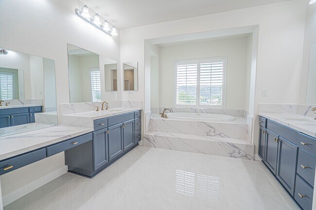 Building Photo - Spacious 4-Bedroom Pool Home in Saugus with Stunning Views & Community Amenities!