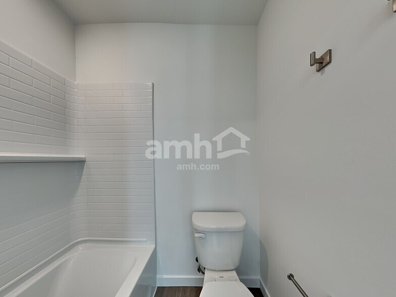 Building Photo - 7285 Arroyo Crossing Pkwy