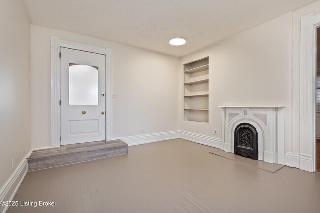 Building Photo - 1704 Rosewood Ave