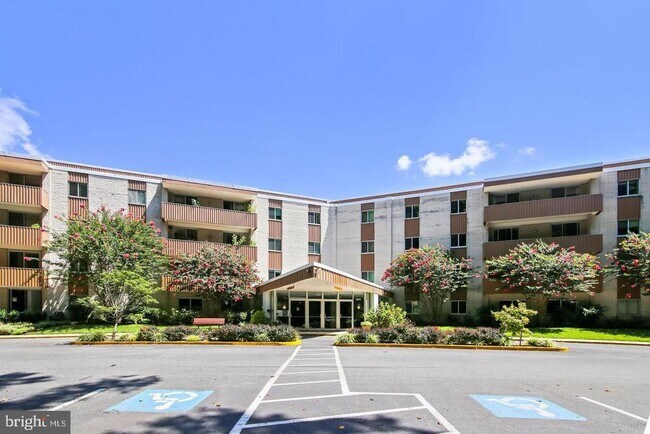 Building Photo - 7505 Democracy Blvd