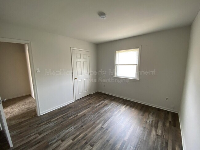 Building Photo - 110 Hughey Ct