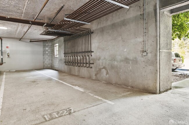 Building Photo - 200 Caldecott Ln