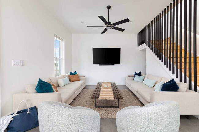 Building Photo - 218 George C Wallace Blvd