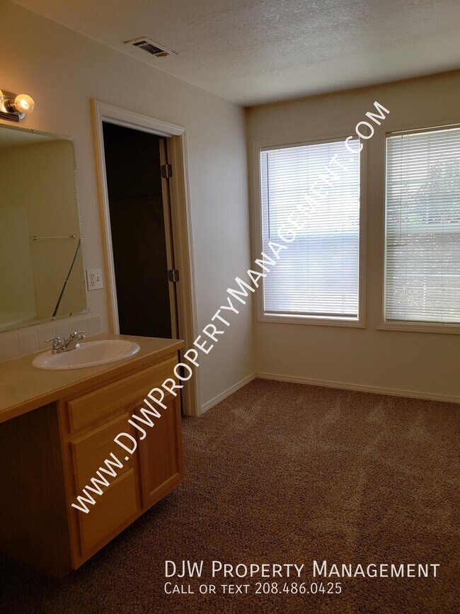 Building Photo - 9706 W Shelterwood Dr