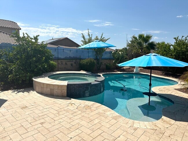 Building Photo - Estrella Mountain Ranch with Resort-style ...