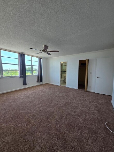 Building Photo - 2100 Sans Souci Blvd