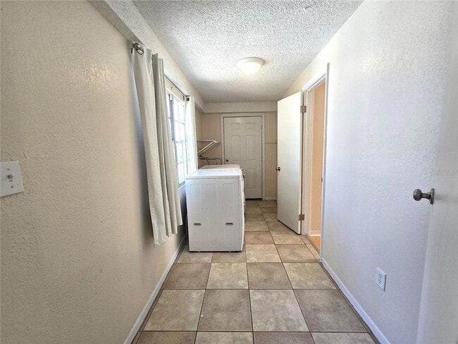 Building Photo - 309 Lakedale Dr