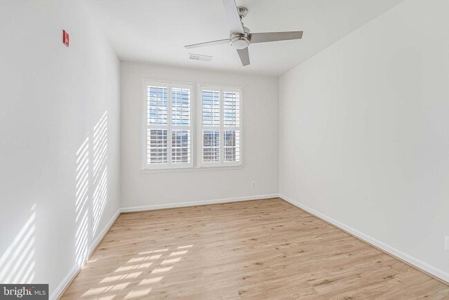 Building Photo - 42235 San Juan Terrace