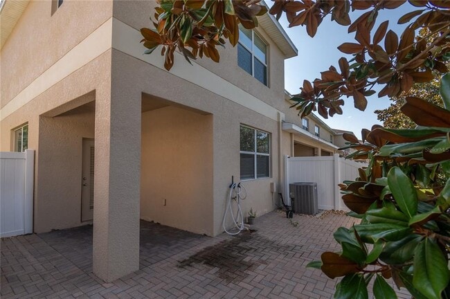 Building Photo - 12009 Greengate Dr