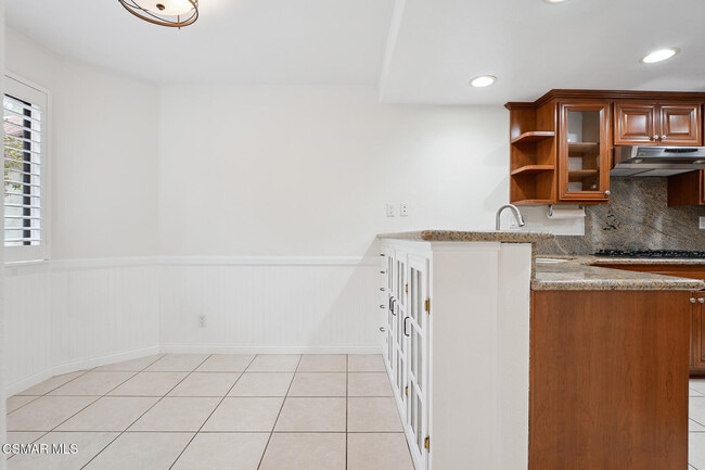 Building Photo - 29723 Strawberry Hill Dr