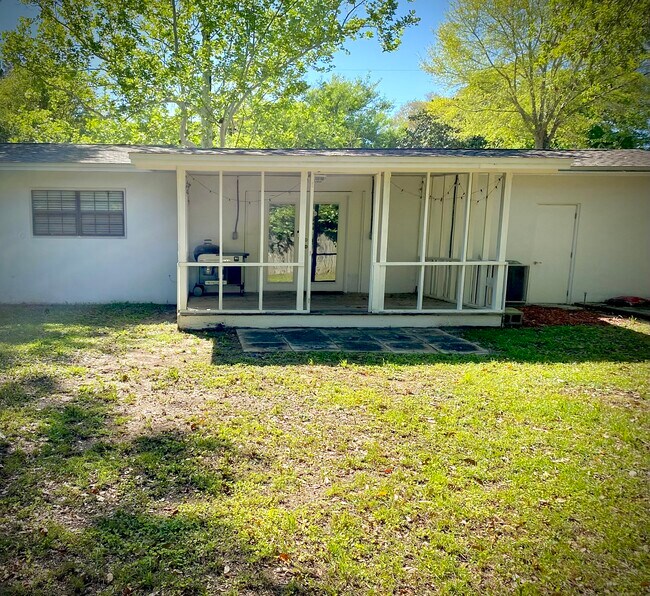 Building Photo - 420 Stonehenge Dr
