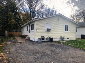 Building Photo - 520 - 1136-38 Delos