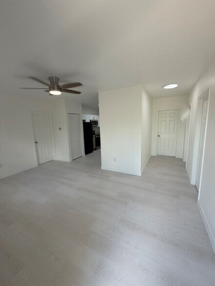 Building Photo - 519 Pilgrim Rd