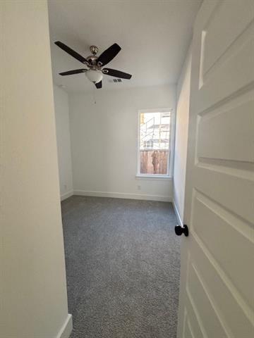 Building Photo - 700 Park Dr