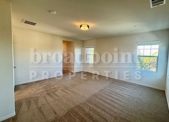 Building Photo - 1650 N Las Flores Dr