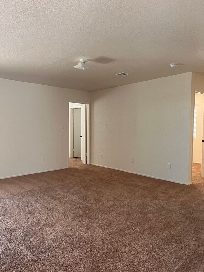 Building Photo - Desert Sands