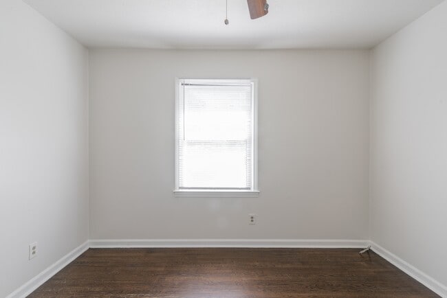 Building Photo - 1024 Houston St