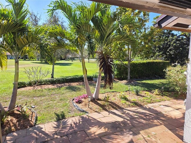 Building Photo - 9352 Wedgewood Ln