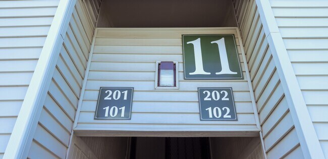 Building Photo - 10150 E Virginia Ave