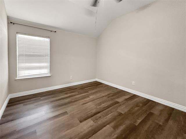 Building Photo - 545 Edgeview Dr