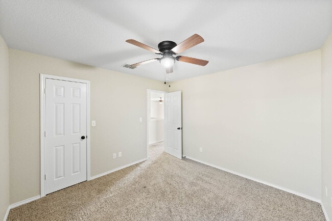 Building Photo - Flexible 5-Bedroom Rental Home in Alamo Ra...