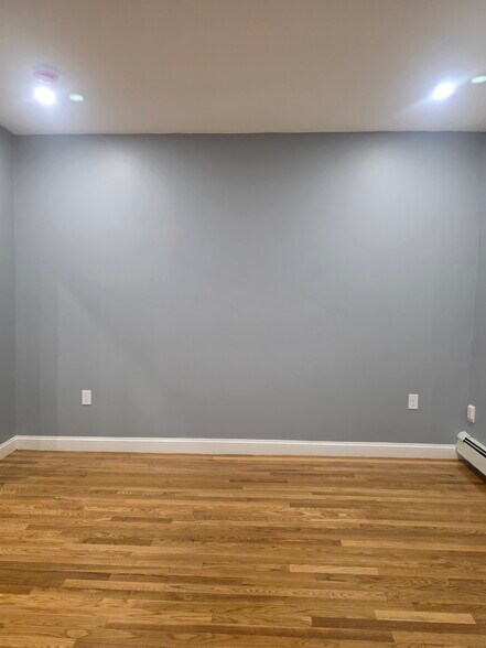 Building Photo - 18 Mascot St