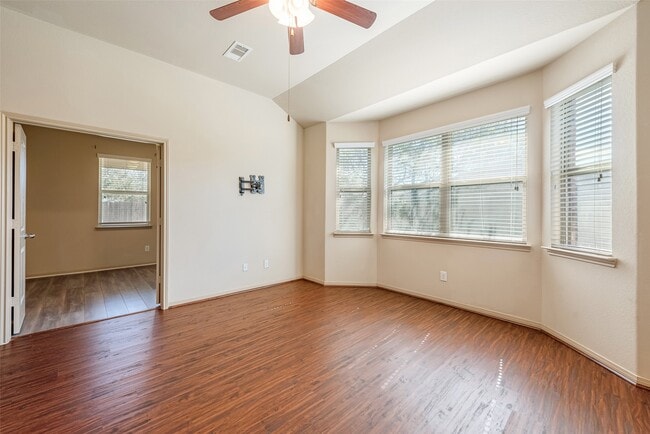 Building Photo - 3205 Featherwood Ln