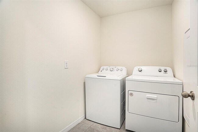 Building Photo - 38311 Sonnet Landing Ave