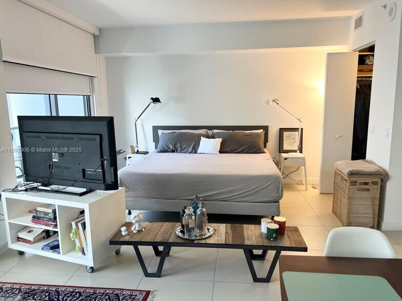 Building Photo - 31 SE 6th St