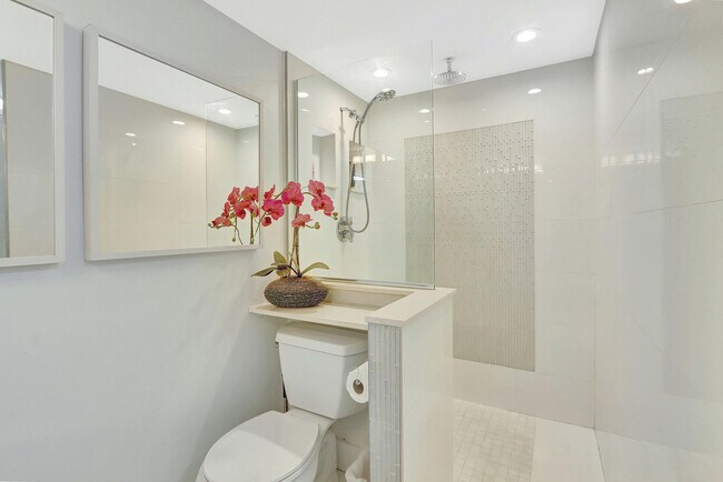 Building Photo - 2000 S Ocean Dr