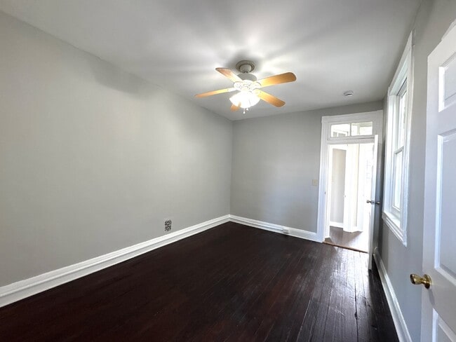 Building Photo - 2507 W Fayette St