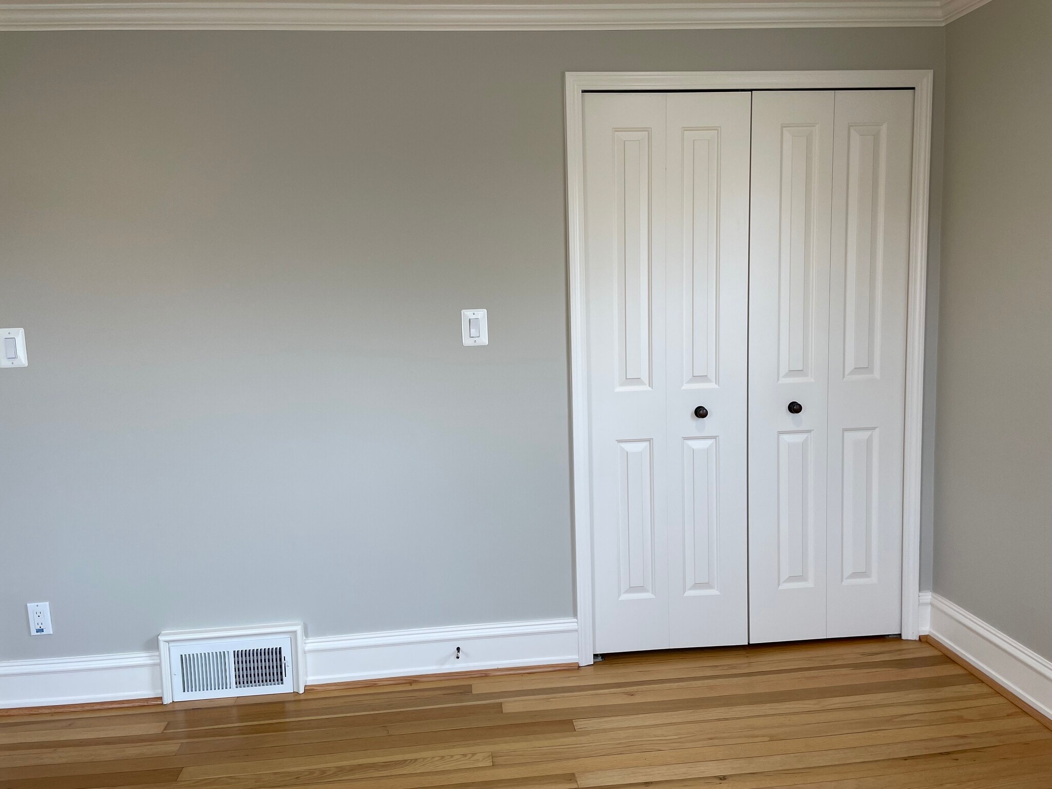 Primary 2nd closet - 1620 Graefield Rd