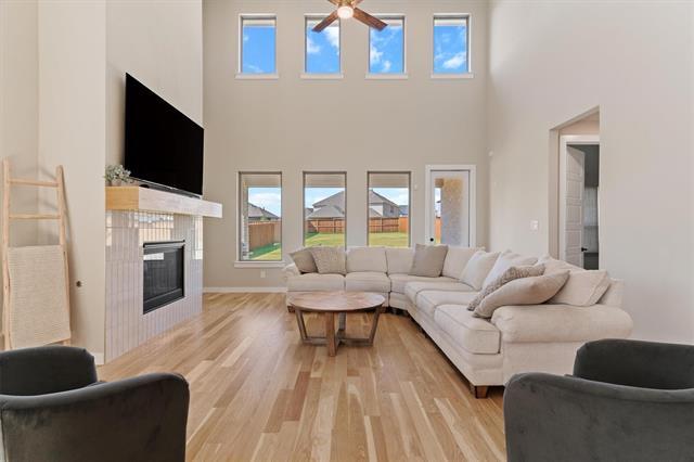 Building Photo - 1228 Sapphire Ln