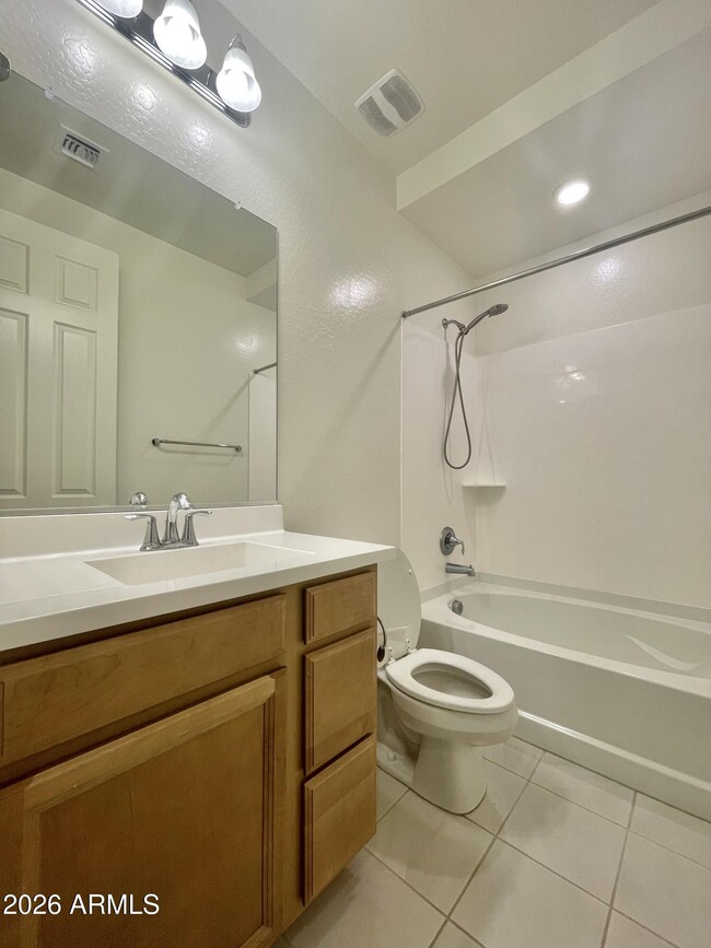 Building Photo - 20862 E Sparrow Dr