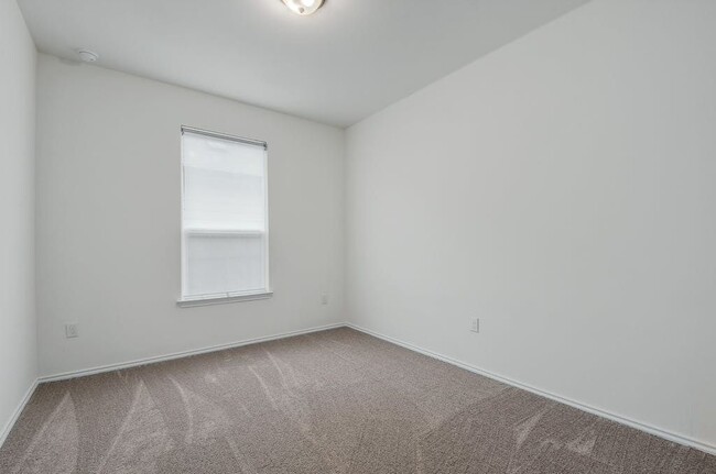 Building Photo - 8200 Knoxville Trl