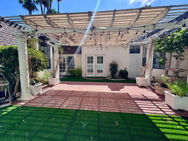 Building Photo - Beautifully remodeled 4 bedroom house in prime Woodland Hills Neighborhood