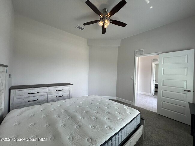 Building Photo - 8752 Waterstone Blvd