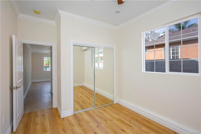 Building Photo - 7822 Hazeltine Ave