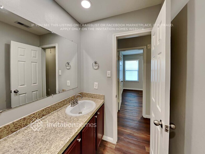 Building Photo - 18810 Dennington Dr