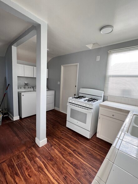 Building Photo - 5975 W 86th Pl