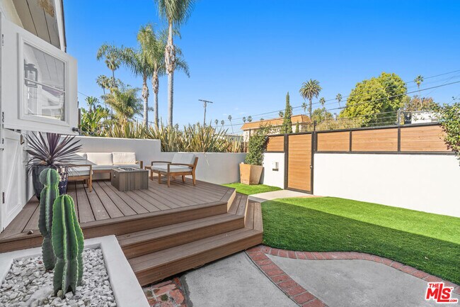 Building Photo - 668 Marr St