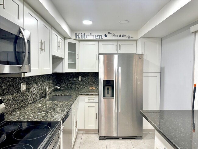 Building Photo - 6701 N University Dr