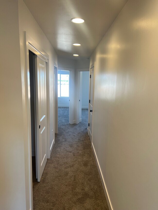 Building Photo - 1804 S Livy Ln